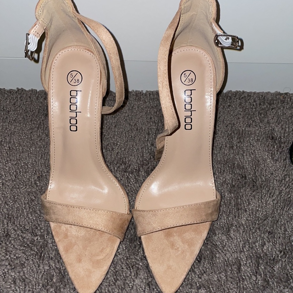 Heels - Picture 2 of 4